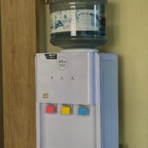 Dispensador de agua caliente y fría